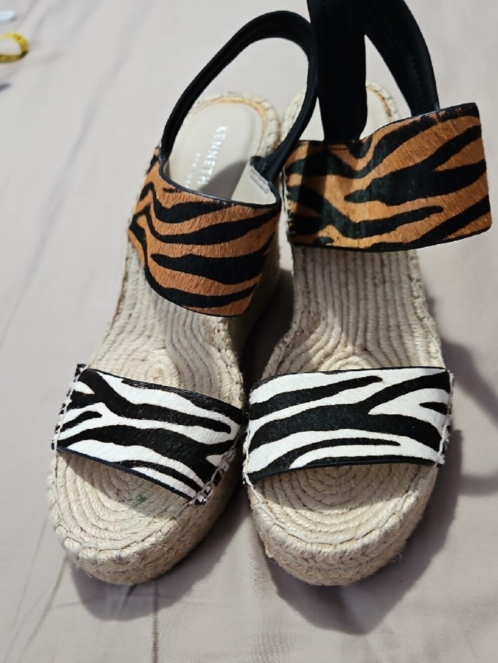 Kenneth Cole Oliva Zebra Print Simple Espadrille Open Toe Wedge Heel Sandals 7M